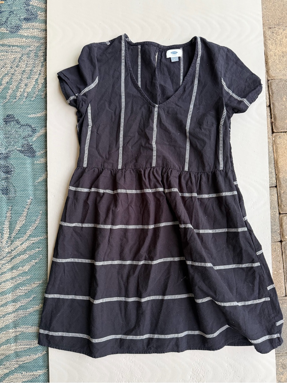 Old Navy Black Short Sleeve V-Neck Tiered Dress with White Trim